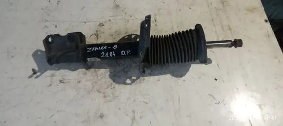 Opel Zafira B Front shock absorber/damper 93195982