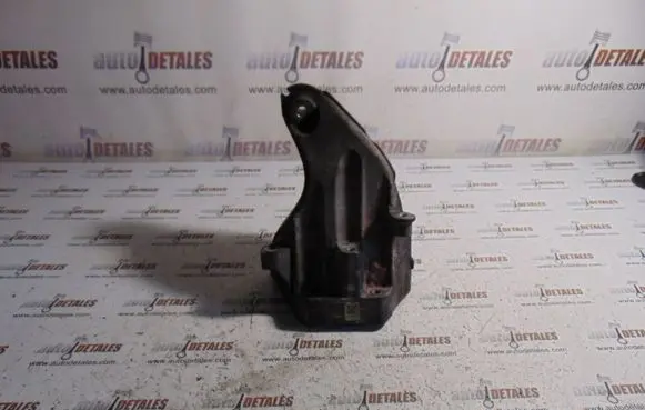 Mercedes-Benz E W212 Engine mounting bracket A6512230004
