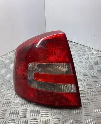 Skoda Octavia Mk2 (1Z) Rear/tail lights 1Z5945096A 1Z5945111A