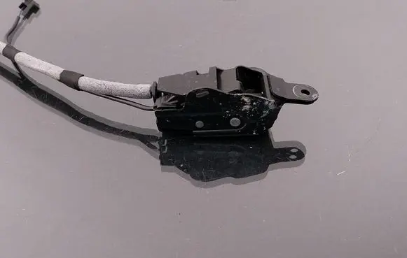 Loading door lock