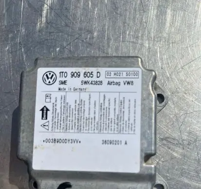 Volkswagen Touran I Airbag control unit/module 1T0909605D