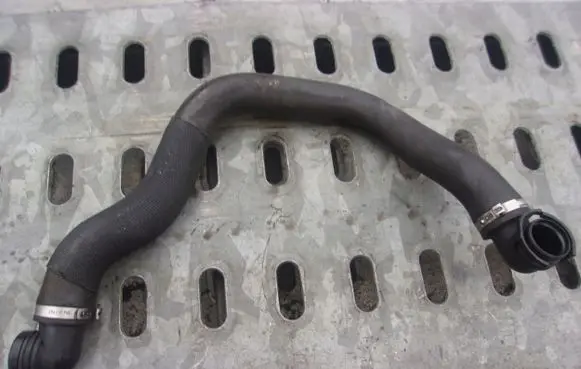 BMW 7 E65 E66 Engine coolant pipe/hose N62B44A