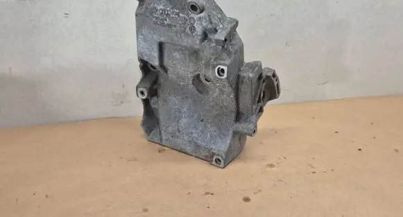 Skoda Superb B5 (3U) A/C compressor mount bracket 038260885c