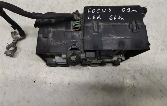 Ford Focus Fuse module 8M5T14K733