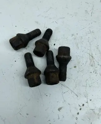 Nuts/bolts