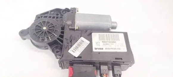 Peugeot 307 Front door window regulator motor 9637130480
