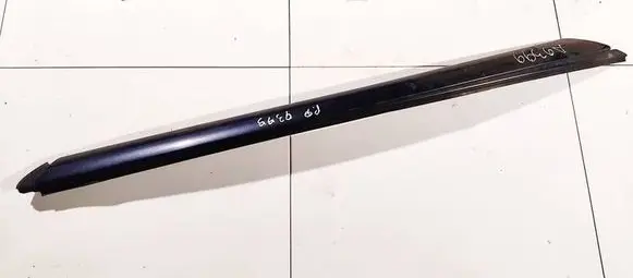 Citroen C4 I Picasso Windshield trim 9654505477