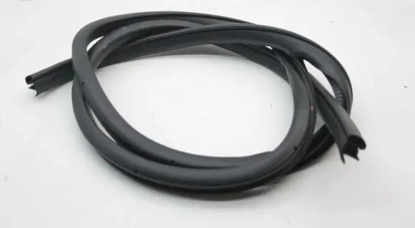 Nissan Note (E12) Rubber seal rear door 