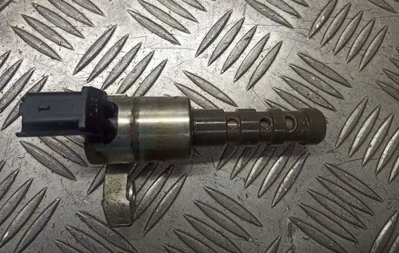 Renault Megane II Camshaft position sensor 831629