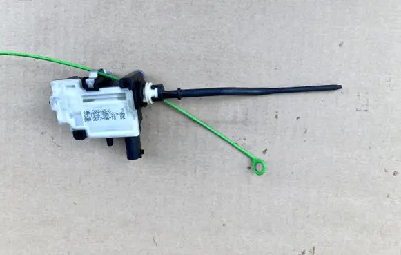 Mini Cooper Countryman R60 Fuel tank cap lock 6985879