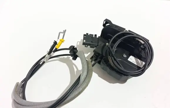 Renault Trafic III (X82) Sliding door lock 825021395R 40727211