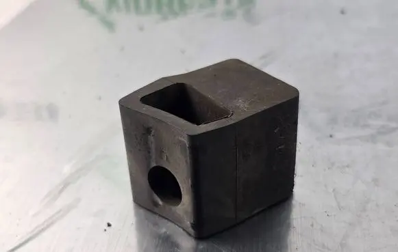 Radiator mount bracket