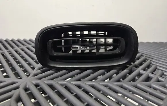 Toyota Prius (XW50) Dashboard side air vent grill/cover trim 5565047190 GN71159370