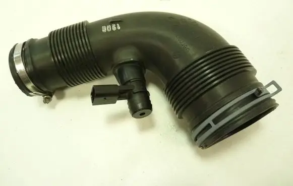 Porsche Cayenne (92A) Air intake hose/pipe 7P6129572