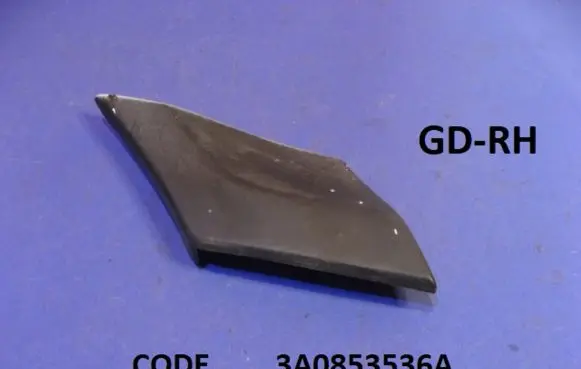 Rear fender molding trim