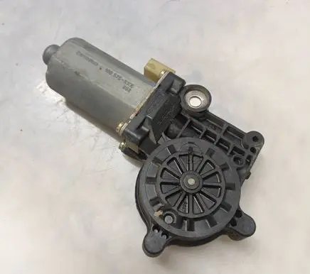 Volvo S70 V70 V70 XC Rear door window regulator motor 0130821743