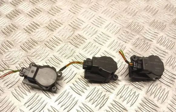 Citroen C5 Air flap motor/actuator P2861001UB43