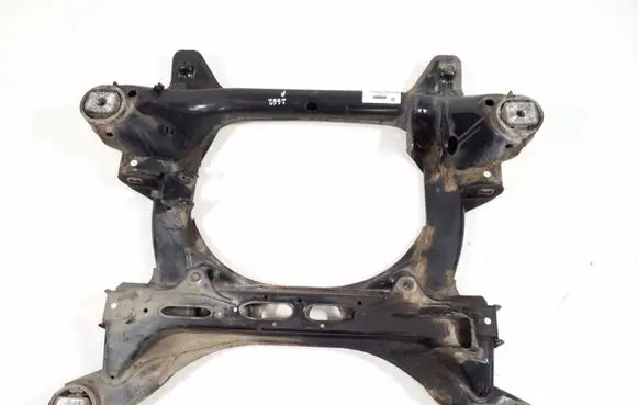 Volkswagen Touareg II Front subframe 7P0400025