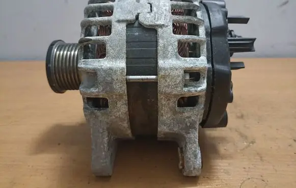 Nissan X-Trail T31 Generator/alternator 231004BE0B 231002387R 93868641