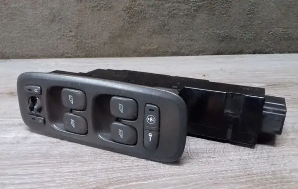 Volvo V70 Electric window control switch 9452939