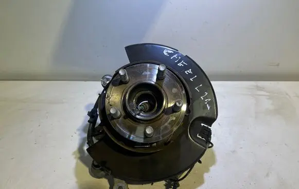 Rear wheel hub