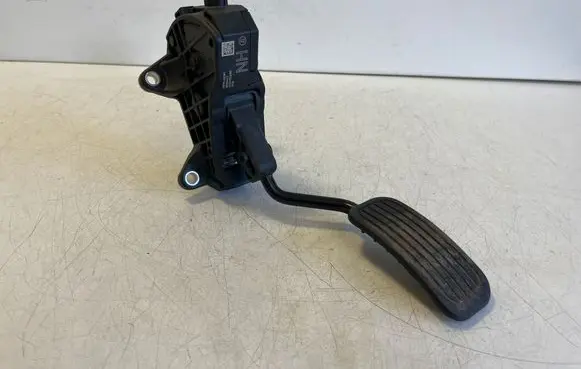 Toyota Corolla E210 E21 Accelerator throttle pedal 7811002191 20344C1 27271153180