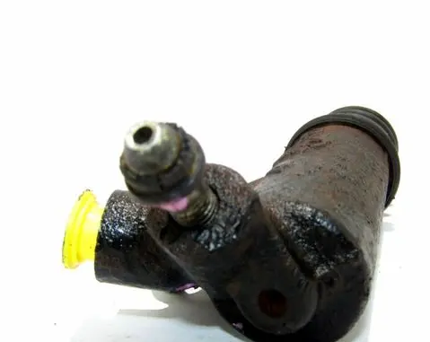 Toyota RAV 4 (XA30) Clutch master cylinder