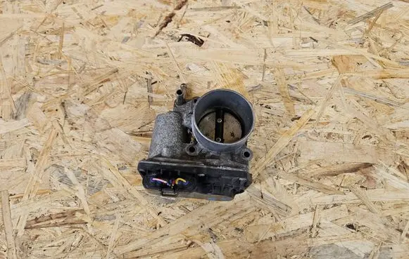 Toyota Prius+ (ZVW40) Throttle valve 22030-37060