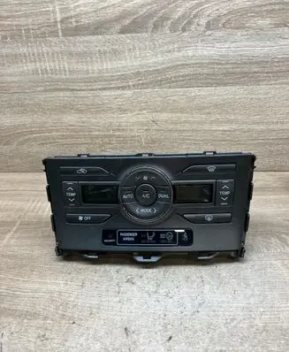 Toyota Auris 150 Climate control unit 5590002220B 8E28611023PVA