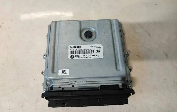 BMW X3 F25 Engine control unit/module 8572873 0281019501