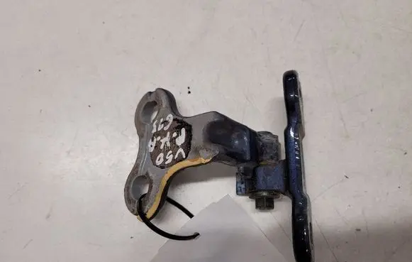 Volvo V50 Front door lower hinge 30715356