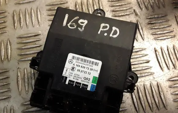 Mercedes-Benz A W169 Door control unit/module 1698207226 A1698207226