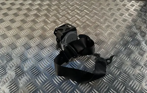 BMW X3 F25 Front seatbelt S2725843204 12B3251P0263 0713FAB2QP