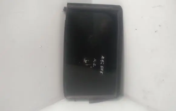Mazda 5 Sliding door window/glass 