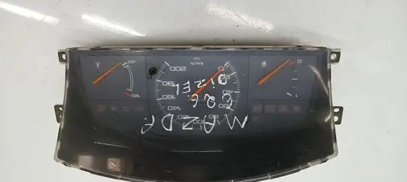 Mazda 626 Speedometer (instrument cluster) GM31C