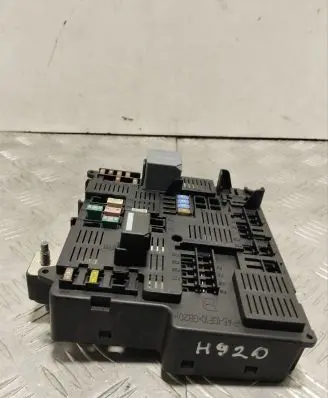 Volvo S90, V90 Fuse module 31473568