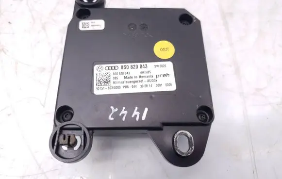 Audi TT TTS RS Mk3 8S Air conditioning/heating control unit 8S0820043