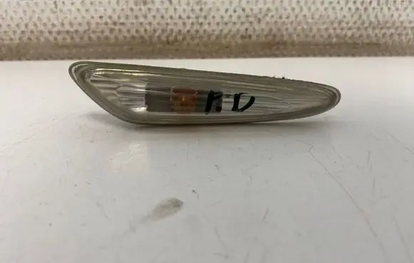 BMW 3 E46 Front fender indicator light 8382104
