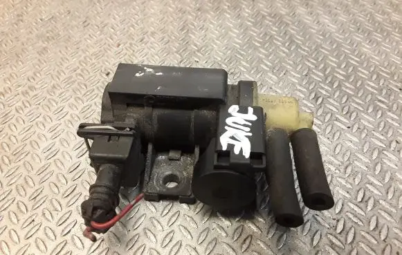 Nissan Juke I F15 Turbo solenoid valve 8200790180