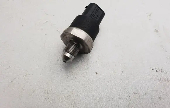 Fuel pressure sensor