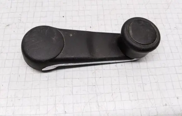 Audi 80 90 B3 Front door window winding handle 443837575A 443837581D
