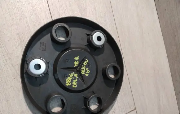 Mercedes-Benz Sprinter W906 R16 wheel hub/cap/trim A9064000225