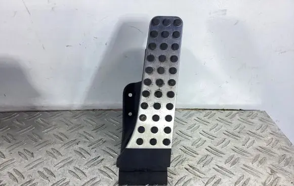 Mercedes-Benz GLC X253 C253 Accelerator throttle pedal A2533000104