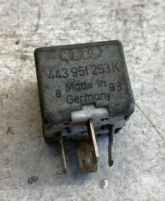Volkswagen PASSAT B5 Other relay 443951253k