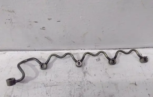 Toyota Corolla Verso AR10 Fuel return line/hose 