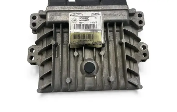 Renault Clio III Engine control unit/module ECU 237101989R 237101990R