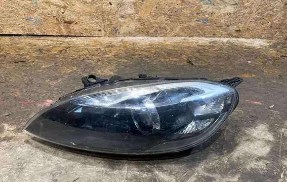 Volvo V40 Headlight/headlamp 31283332 S2511C011-M