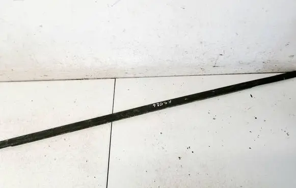 Volvo V50 Front door glass trim molding 