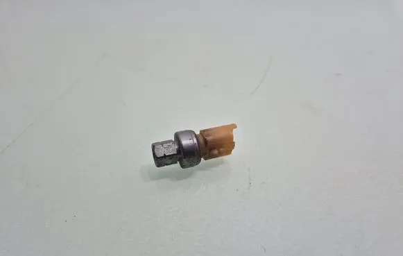 Peugeot 2008 I Air conditioning (A/C) pressure sensor 9673006380