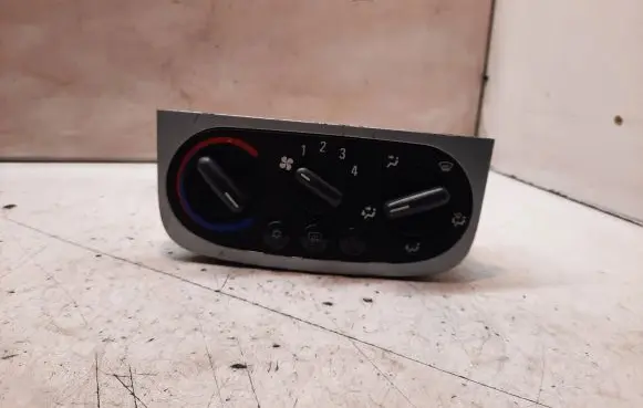 Opel Combo C Climate control unit 031110H